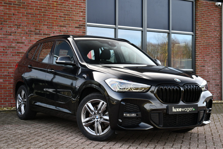 BMW X1 xDrive25e M-Sport Pano El-zetels Camera Carplay El-klep Shadowline