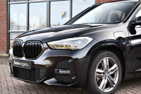 BMW X1 xDrive25e M-Sport Pano El-zetels Camera Carplay El-klep Shadowline
