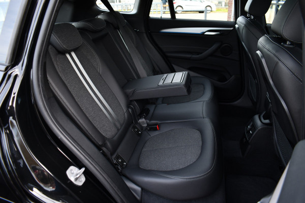 BMW X1 xDrive25e M-Sport Pano El-zetels Camera Carplay El-klep Shadowline