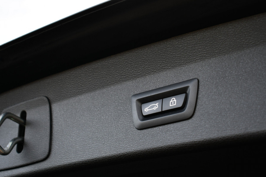 BMW X1 xDrive25e M-Sport Pano El-zetels Camera Carplay El-klep Shadowline