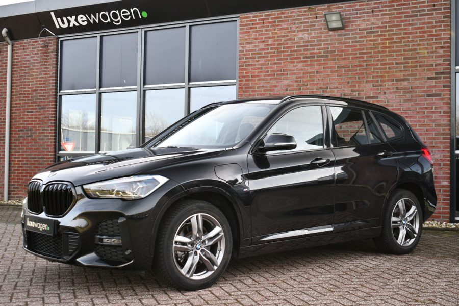 BMW X1 xDrive25e M-Sport Pano El-zetels Camera Carplay El-klep Shadowline