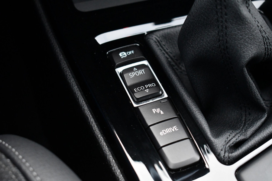 BMW X1 xDrive25e M-Sport Pano El-zetels Camera Carplay El-klep Shadowline
