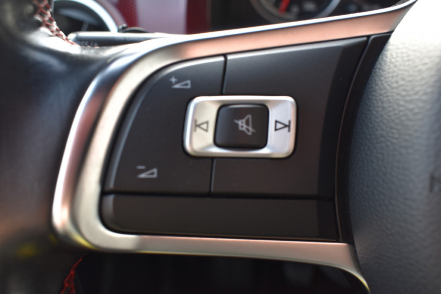 Volkswagen up! 1.0 TSI GTI / Clima / Cruise / Stoelverwarming / 17"LM / PDC / DAB