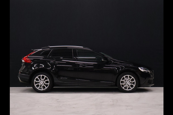 Volvo V40 Cross Country 1.5 T3 Polar+ Luxury [TREKHAAK,HARMAN KARDON, PANORAMADAK, KEYLESS ENTRY, CAMERA, VOL LEDER, STOELVERWARMING, NIEUWSTAAT]