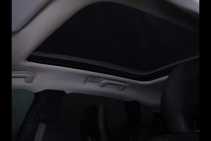 Volvo V40 Cross Country 1.5 T3 Polar+ Luxury [TREKHAAK,HARMAN KARDON, PANORAMADAK, KEYLESS ENTRY, CAMERA, VOL LEDER, STOELVERWARMING, NIEUWSTAAT]