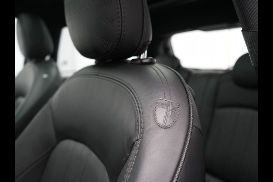 MINI Mini Electric Yours 33 kWh 184pk | Panodak | Head Up | Harman / Kardon | Camera | Lederen Sportstoelen Verwarmd | Keyless | Apple Carplay | Cruise Control | LED Koplampen | Virtual | Navigatie | DAB |