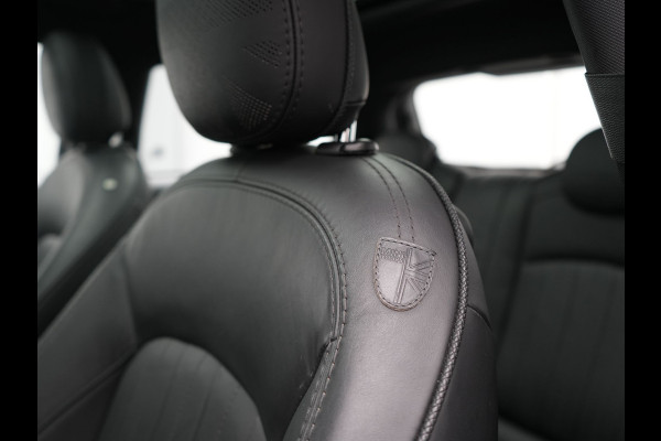 MINI Mini Electric Yours 33 kWh 184pk | Panodak | Head Up | Harman / Kardon | Camera | Lederen Sportstoelen Verwarmd | Keyless | Apple Carplay | Cruise Control | LED Koplampen | Virtual | Navigatie | DAB |