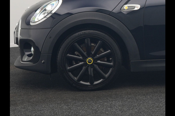 MINI Mini Electric Yours 33 kWh 184pk | Panodak | Head Up | Harman / Kardon | Camera | Lederen Sportstoelen Verwarmd | Keyless | Apple Carplay | Cruise Control | LED Koplampen | Virtual | Navigatie | DAB |