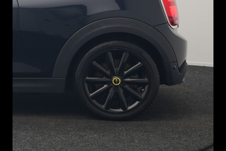 MINI Mini Electric Yours 33 kWh 184pk | Panodak | Head Up | Harman / Kardon | Camera | Lederen Sportstoelen Verwarmd | Keyless | Apple Carplay | Cruise Control | LED Koplampen | Virtual | Navigatie | DAB |