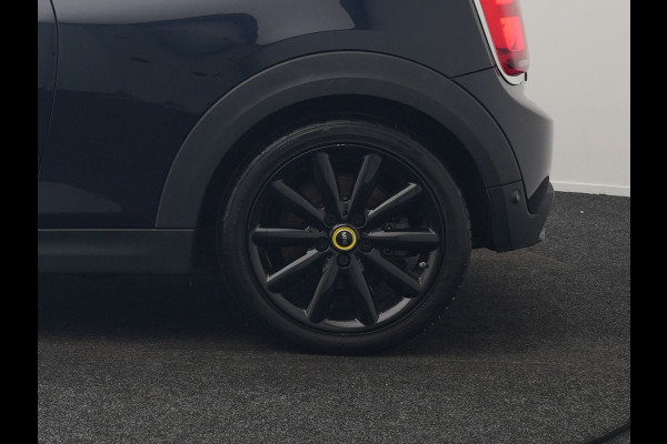 MINI Mini Electric Yours 33 kWh 184pk | Panodak | Head Up | Harman / Kardon | Camera | Lederen Sportstoelen Verwarmd | Keyless | Apple Carplay | Cruise Control | LED Koplampen | Virtual | Navigatie | DAB |
