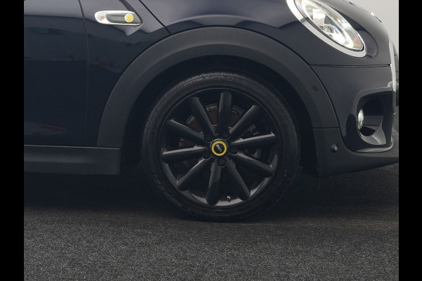 MINI Mini Electric Yours 33 kWh 184pk | Panodak | Head Up | Harman / Kardon | Camera | Lederen Sportstoelen Verwarmd | Keyless | Apple Carplay | Cruise Control | LED Koplampen | Virtual | Navigatie | DAB |