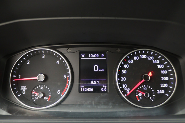 Volkswagen Transporter 2.0 TDI DSG 150 PK Lang Highline 5-Zits, Camera, ACC, LED, Apple Carplay, Verwarmde Voorruit, Trekhaak, 18''