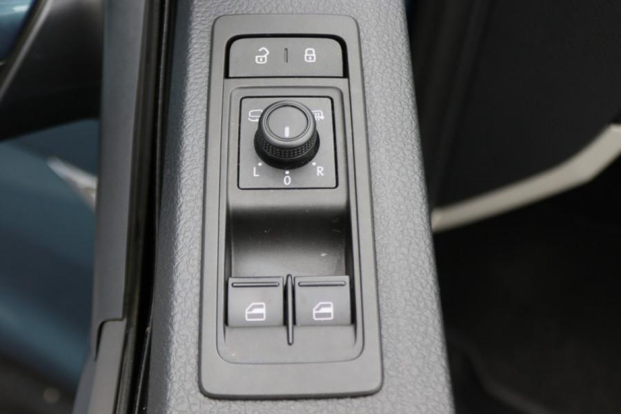 Volkswagen Transporter 2.0 TDI DSG 150 PK Lang Highline 5-Zits, Camera, ACC, LED, Apple Carplay, Verwarmde Voorruit, Trekhaak, 18''