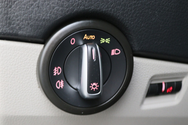 Volkswagen Transporter 2.0 TDI DSG 150 PK Lang Highline 5-Zits, Camera, ACC, LED, Apple Carplay, Verwarmde Voorruit, Trekhaak, 18''