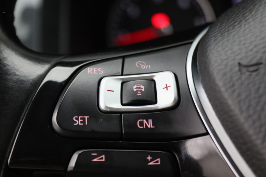 Volkswagen Transporter 2.0 TDI DSG 150 PK Lang Highline 5-Zits, Camera, ACC, LED, Apple Carplay, Verwarmde Voorruit, Trekhaak, 18''