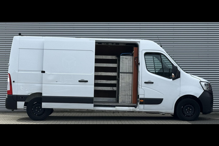 Renault Master T35 2.3 dCi 135 L3H2 LEES TEKST!