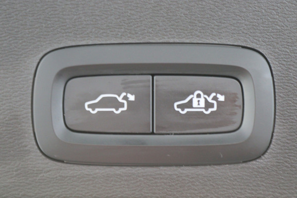 Volvo XC40 1.5 T4 Plug-in Hybrid Inscription Expression Climate, Cruise, Camera, Apple Carplay, DAB, PDC, LED, 18''