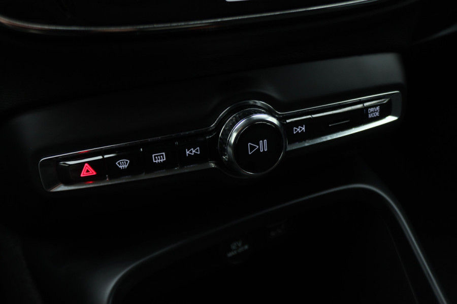 Volvo XC40 1.5 T4 Plug-in Hybrid Inscription Expression Climate, Cruise, Camera, Apple Carplay, DAB, PDC, LED, 18''