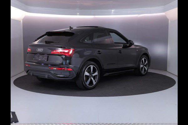 Audi Q5 Sportback 55 TFSI e S edition Competition 367 pk S-tronic | Verlengde garantie | Navigatie | Panoramadak | Parkeersensoren (Park assist) | Rondomzicht camera | Lederen bekleding | S-Line |