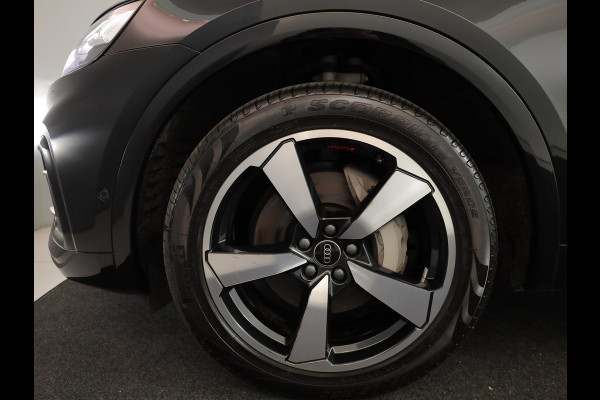 Audi Q5 Sportback 55 TFSI e S edition Competition 367 pk S-tronic | Verlengde garantie | Navigatie | Panoramadak | Parkeersensoren (Park assist) | Rondomzicht camera | Lederen bekleding | S-Line |