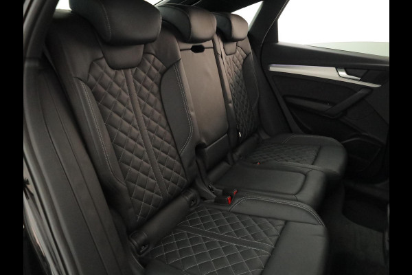 Audi Q5 Sportback 55 TFSI e S edition Competition 367 pk S-tronic | Verlengde garantie | Navigatie | Panoramadak | Parkeersensoren (Park assist) | Rondomzicht camera | Lederen bekleding | S-Line |