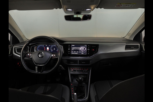 Volkswagen Polo 1.0 TSI Highline Business R 95 pk | Navigatie | Parkeersensoren (Park assist) | Autom. airco | Adaptieve cruise control | Voll. digitaal instrumentenpaneel |