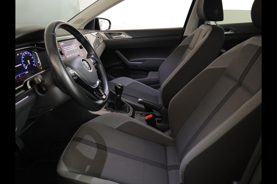 Volkswagen Polo 1.0 TSI Highline Business R 95 pk | Navigatie | Parkeersensoren (Park assist) | Autom. airco | Adaptieve cruise control | Voll. digitaal instrumentenpaneel |