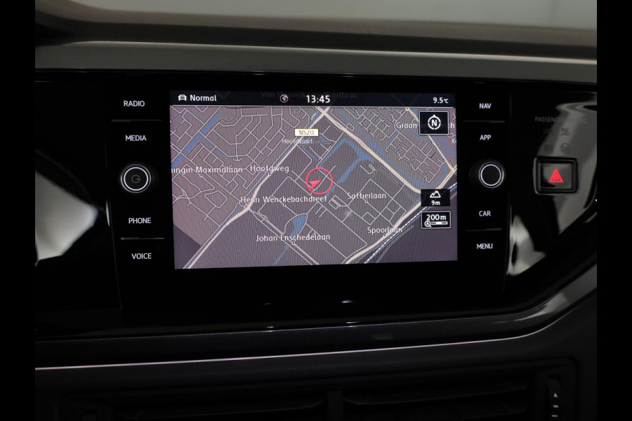 Volkswagen Polo 1.0 TSI Highline Business R 95 pk | Navigatie | Parkeersensoren (Park assist) | Autom. airco | Adaptieve cruise control | Voll. digitaal instrumentenpaneel |