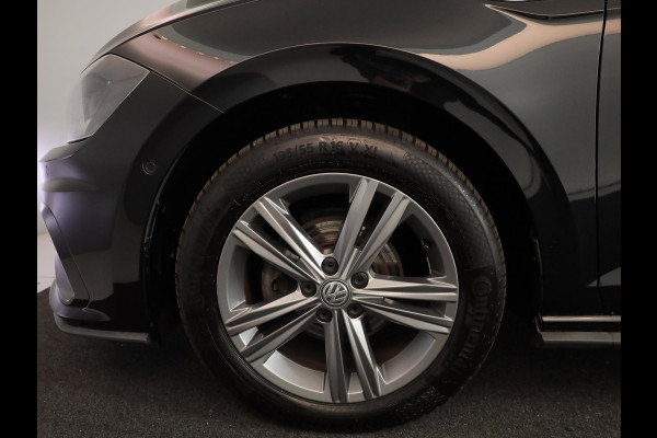 Volkswagen Polo 1.0 TSI Highline Business R 95 pk | Navigatie | Parkeersensoren (Park assist) | Autom. airco | Adaptieve cruise control | Voll. digitaal instrumentenpaneel |