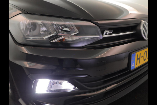 Volkswagen Polo 1.0 TSI Highline Business R 95 pk | Navigatie | Parkeersensoren (Park assist) | Autom. airco | Adaptieve cruise control | Voll. digitaal instrumentenpaneel |
