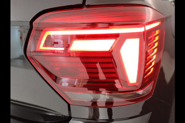 Volkswagen Polo 1.0 TSI Highline Business R 95 pk | Navigatie | Parkeersensoren (Park assist) | Autom. airco | Adaptieve cruise control | Voll. digitaal instrumentenpaneel |