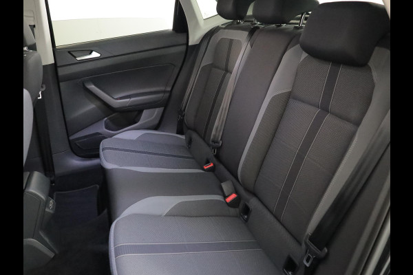 Volkswagen Polo 1.0 TSI Highline Business R 95 pk | Navigatie | Parkeersensoren (Park assist) | Autom. airco | Adaptieve cruise control | Voll. digitaal instrumentenpaneel |