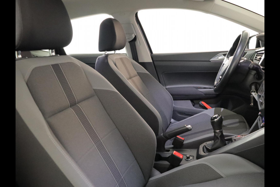 Volkswagen Polo 1.0 TSI Highline Business R 95 pk | Navigatie | Parkeersensoren (Park assist) | Autom. airco | Adaptieve cruise control | Voll. digitaal instrumentenpaneel |