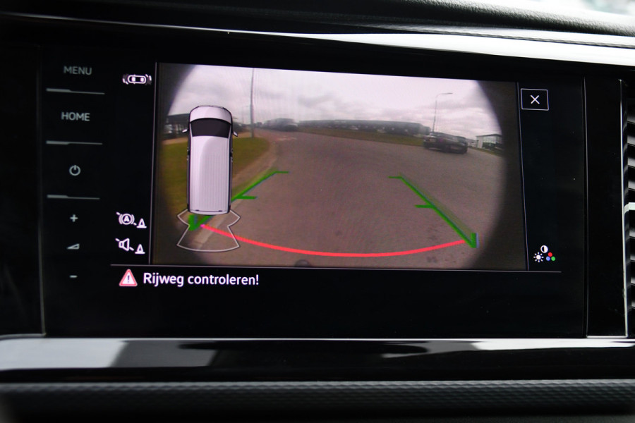 Volkswagen Transporter 2.0 TDI L2H1 30 DC Bulli Virtual, Adaptieve Cruise, Camera, Carplay, LED, Elektrische deur, Standkachel, Stoelverwarming, Trekhaak, Uniek!