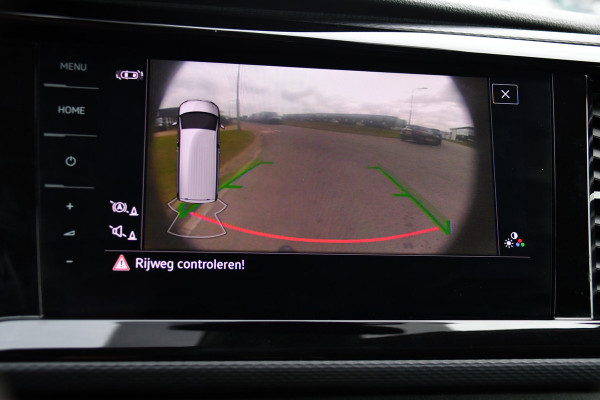 Volkswagen Transporter 2.0 TDI L2H1 30 DC Bulli Virtual, Adaptieve Cruise, Camera, Carplay, LED, Elektrische deur, Standkachel, Stoelverwarming, Trekhaak, Uniek!