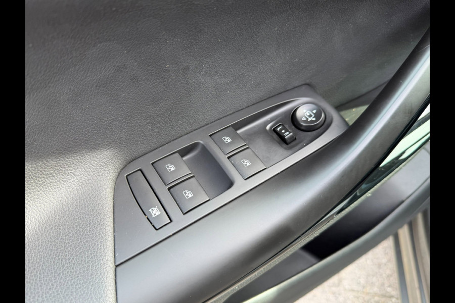 Opel Astra Sports Tourer 1.2 Launch Elegance