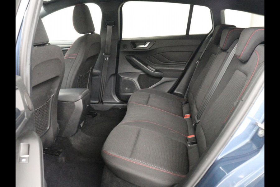 Ford Focus 1.0 EcoBoost ST Line X | Carplay | Camera | Keyless | Full LED | Navigatie | Climate control | Sportstoelen | Parkeerhulp | Bluetooth | Cruise control