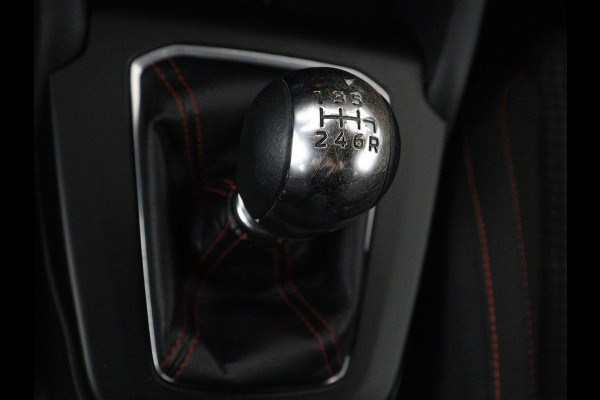 Ford Focus 1.0 EcoBoost ST Line X | Carplay | Camera | Keyless | Full LED | Navigatie | Climate control | Sportstoelen | Parkeerhulp | Bluetooth | Cruise control