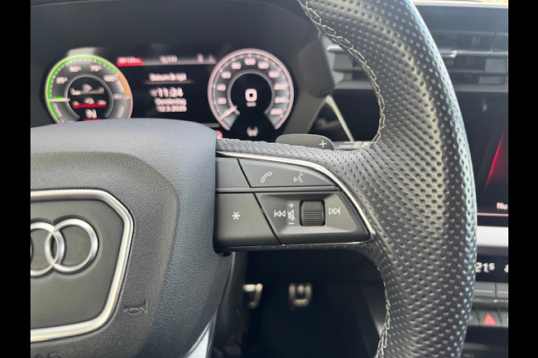 Audi A3 Sportback 40 TFSI e Edition S-line,Leder/Alcantara,Virtueel/Camera,Carplay,Navigatie,Cruisecontrol