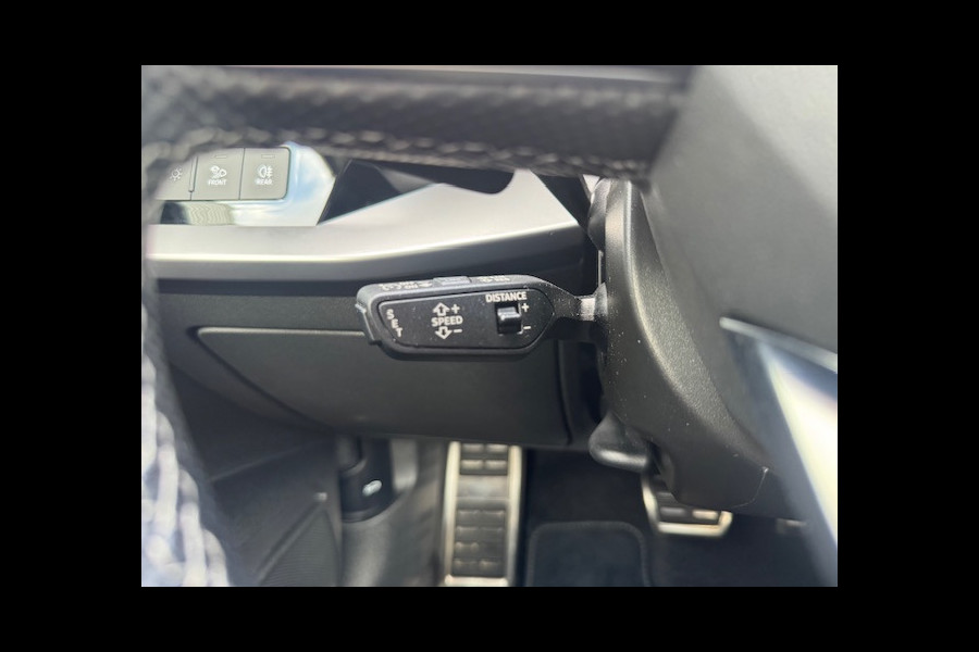 Audi A3 Sportback 40 TFSI e Edition S-line,Leder/Alcantara,Virtueel/Camera,Carplay,Navigatie,Cruisecontrol
