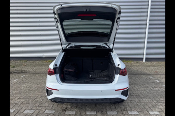 Audi A3 Sportback 40 TFSI e Edition S-line,Leder/Alcantara,Virtueel/Camera,Carplay,Navigatie,Cruisecontrol