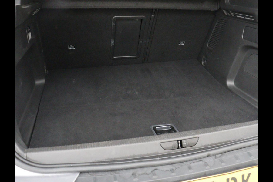 Opel Grandland X 1.6 Turbo Hybrid Elegance | SOH 96% | Leder | Adaptive cruise | Trekhaak | Stuurverwarming | Carplay | Navigatie | Full LED | Camera | Climate control | PHEV | Plug In