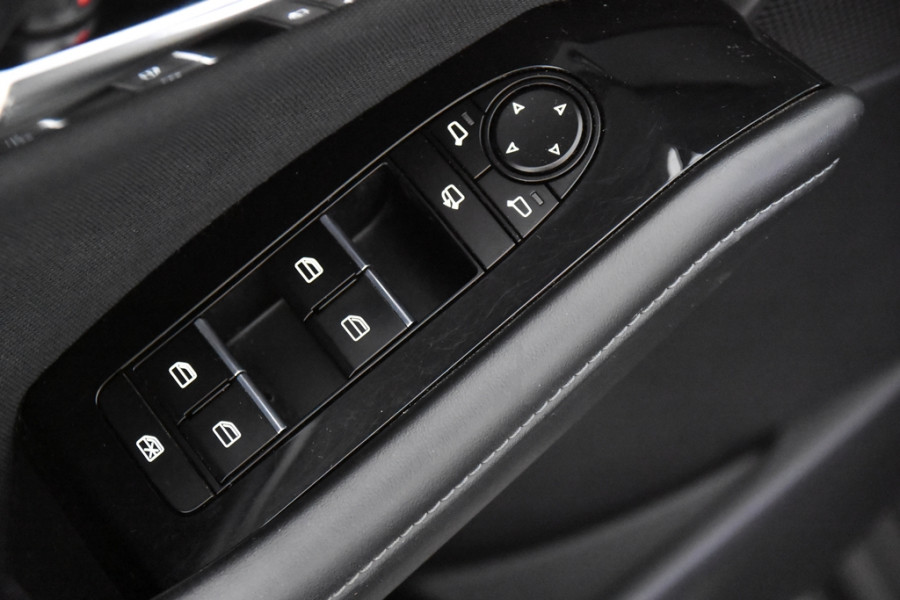 Mazda CX-30 2.0 e-SkyActiv-X M Hybrid Comfort *1ste Eigenaar*Navigatie*Parkassist*Stoelverwarming*