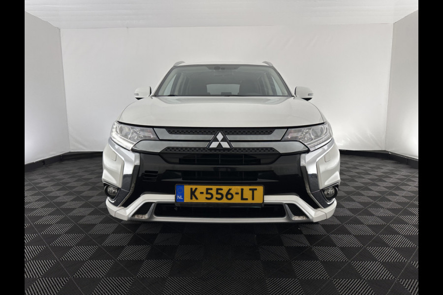 Mitsubishi Outlander 2.4 PHEV Pure (Plug-In) (INCL-BTW)  Aut *FULL-LED | KEYLESS | CAMERA | HEATED-COMFORTSEATS | ECC | SHIFTPADDLES | PDC | CRUISE | CARPLAY | PRIVACY-GLASS | DAB | TOWBAR | 16''ALU*