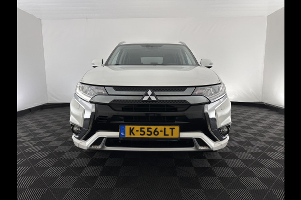 Mitsubishi Outlander 2.4 PHEV Pure (Plug-In) (INCL-BTW)  Aut *FULL-LED | KEYLESS | CAMERA | HEATED-COMFORTSEATS | ECC | SHIFTPADDLES | PDC | CRUISE | CARPLAY | PRIVACY-GLASS | DAB | TOWBAR | 16''ALU*