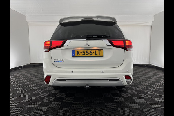 Mitsubishi Outlander 2.4 PHEV Pure (Plug-In) (INCL-BTW)  Aut *FULL-LED | KEYLESS | CAMERA | HEATED-COMFORTSEATS | ECC | SHIFTPADDLES | PDC | CRUISE | CARPLAY | PRIVACY-GLASS | DAB | TOWBAR | 16''ALU*