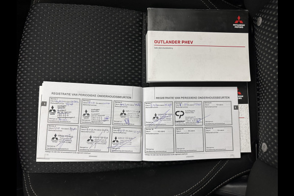 Mitsubishi Outlander 2.4 PHEV Pure (Plug-In) (INCL-BTW)  Aut *FULL-LED | KEYLESS | CAMERA | HEATED-COMFORTSEATS | ECC | SHIFTPADDLES | PDC | CRUISE | CARPLAY | PRIVACY-GLASS | DAB | TOWBAR | 16''ALU*