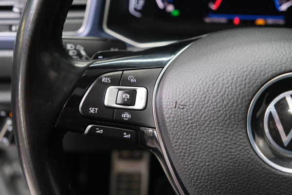 Volkswagen T-Roc 1.5 TSI Sport Business R-Line Automaat - Airco, Cruise, Panodak, Carplay, Virtual Display, PDC, Navi.