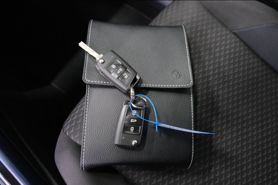 Volkswagen T-Roc 1.5 TSI Sport Business R-Line Automaat - Airco, Cruise, Panodak, Carplay, Virtual Display, PDC, Navi.