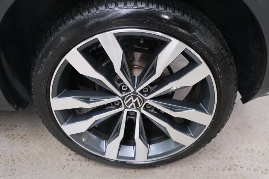 Volkswagen T-Roc 1.5 TSI Sport Business R-Line Automaat - Airco, Cruise, Panodak, Carplay, Virtual Display, PDC, Navi.